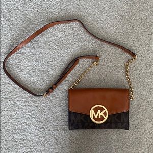 Michael Kors Crossbody Bag